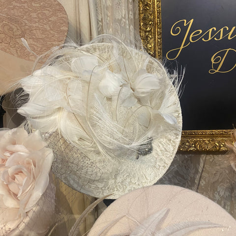 Vintage Lace Saturn
