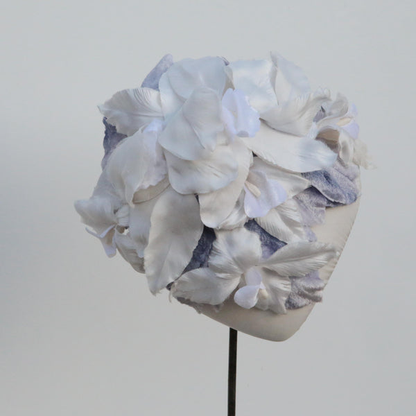 Lily White Blue Leaf