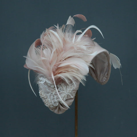 Pale Pink Nude Lace Moon