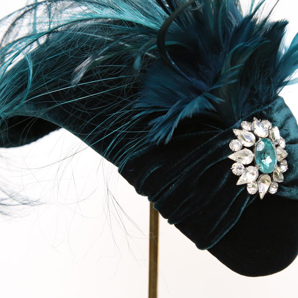 Teal almond