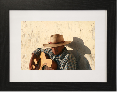 Hombre y Guitarra